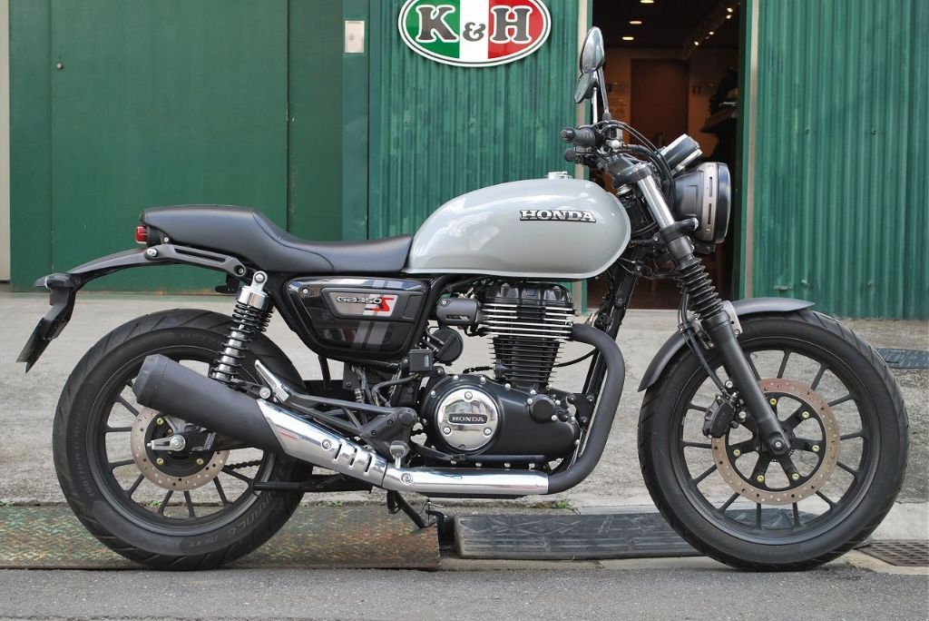 Low Seat B Stitching